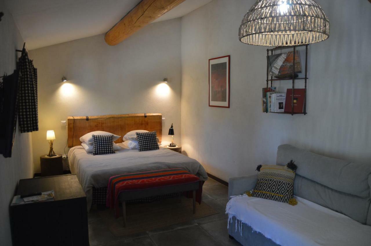 Bergerie D'Alivon En Camargue Bed & Breakfast Albaron Exterior photo